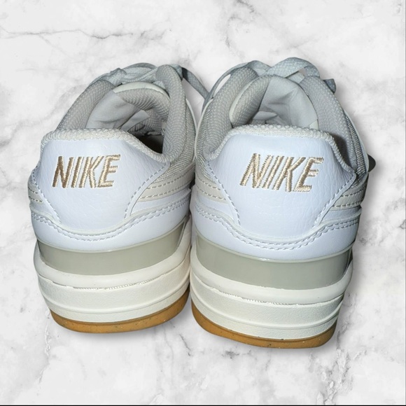 Nike WOMEN'S NIKE GAMMA FORCE SNEAKERS 6 ~ Gum White - Picture 3 of 7